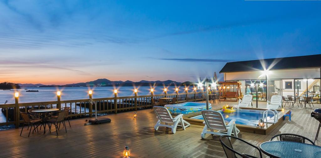Dolsanmaru Pension Yeosu Esterno foto